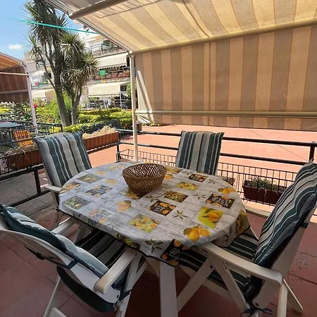 아파트 Etna Marine Garden 리포스토