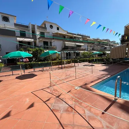 Etna Marine Garden 아파트