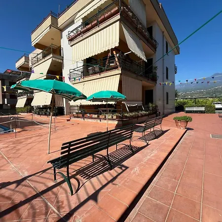 아파트 Etna Marine Garden 리포스토